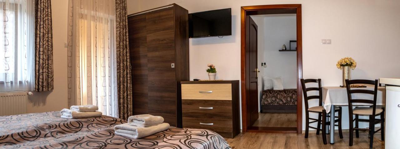 Casa Tofi Vendeghaz Aparthotel Praid Eksteriør bilde