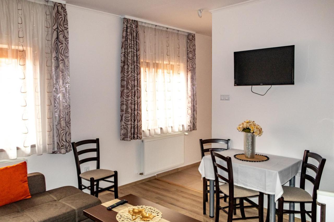 Casa Tofi Vendeghaz Aparthotel Praid Eksteriør bilde