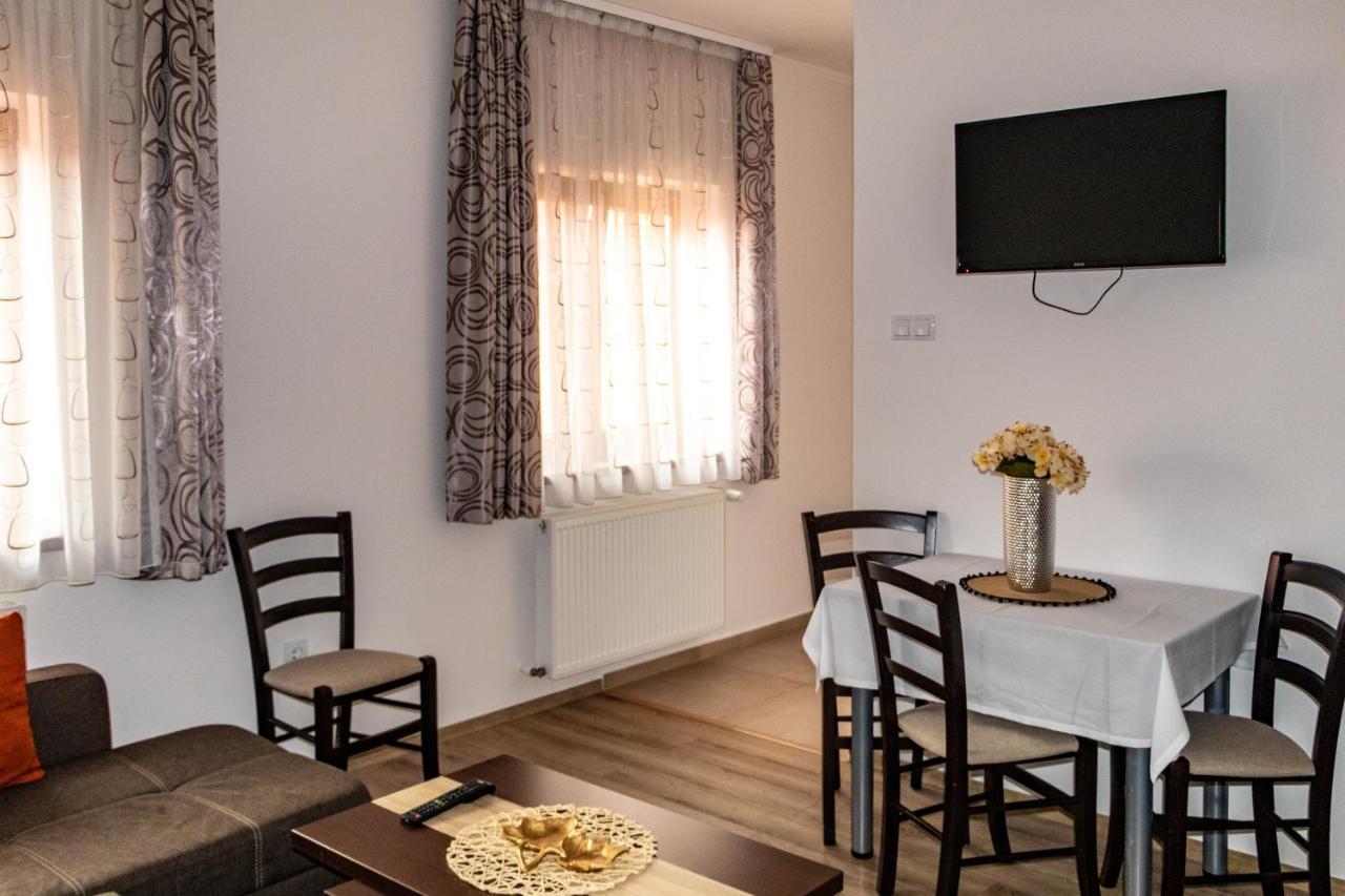Casa Tofi Vendeghaz Aparthotel Praid Eksteriør bilde