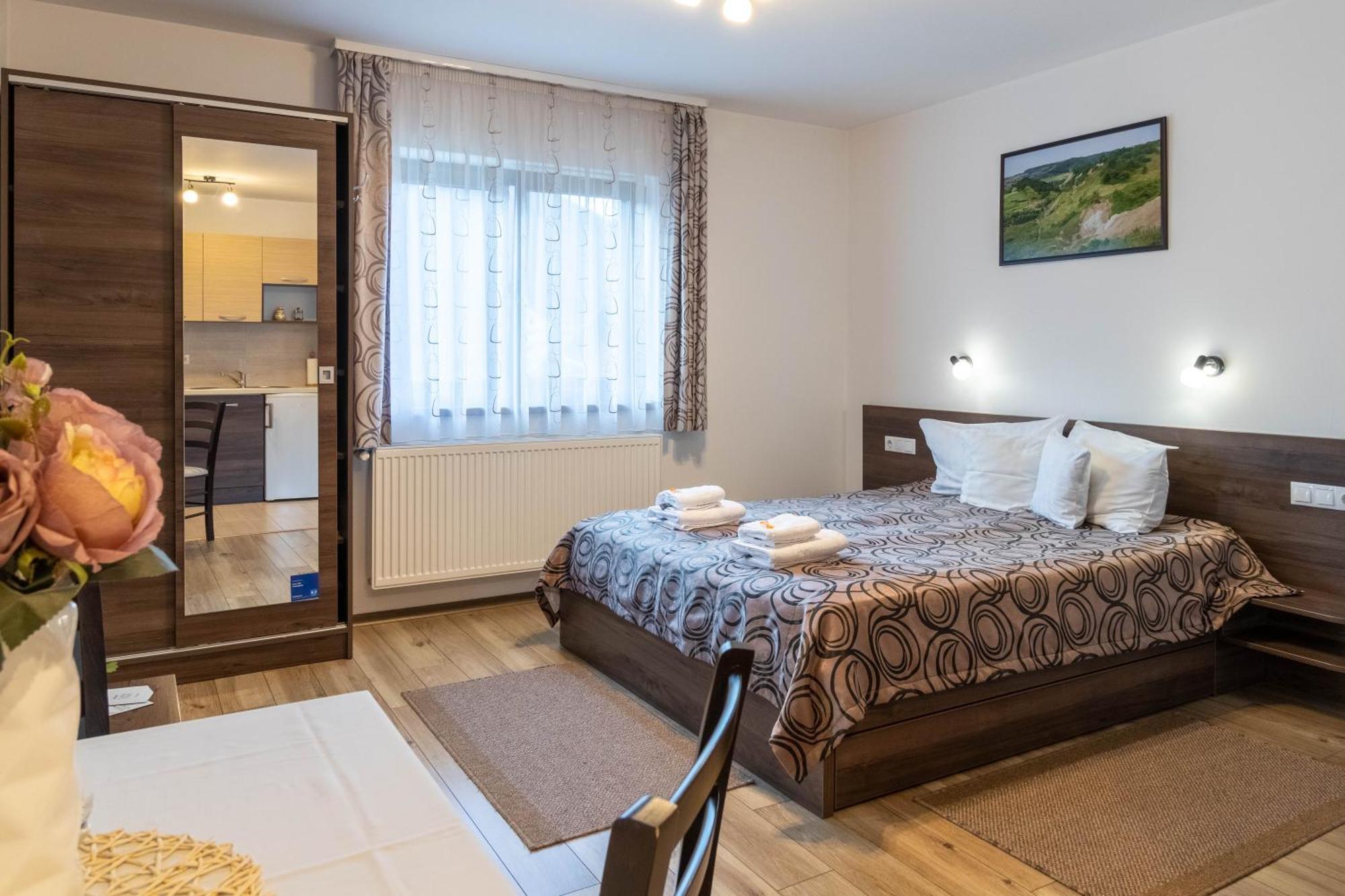 Casa Tofi Vendeghaz Aparthotel Praid Eksteriør bilde
